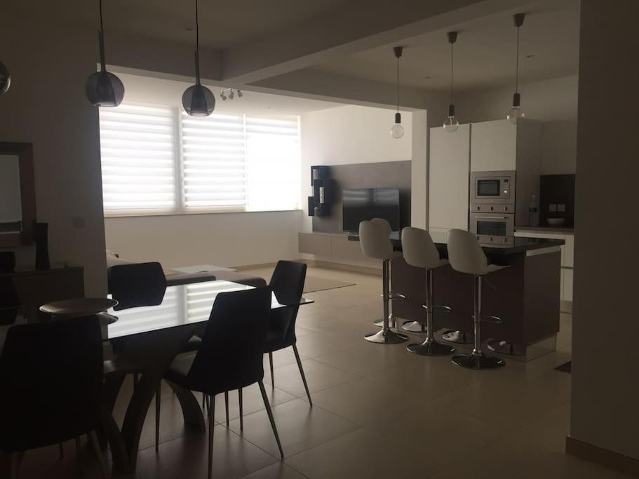 The One - 4 Bedroom St Julian's شقة *